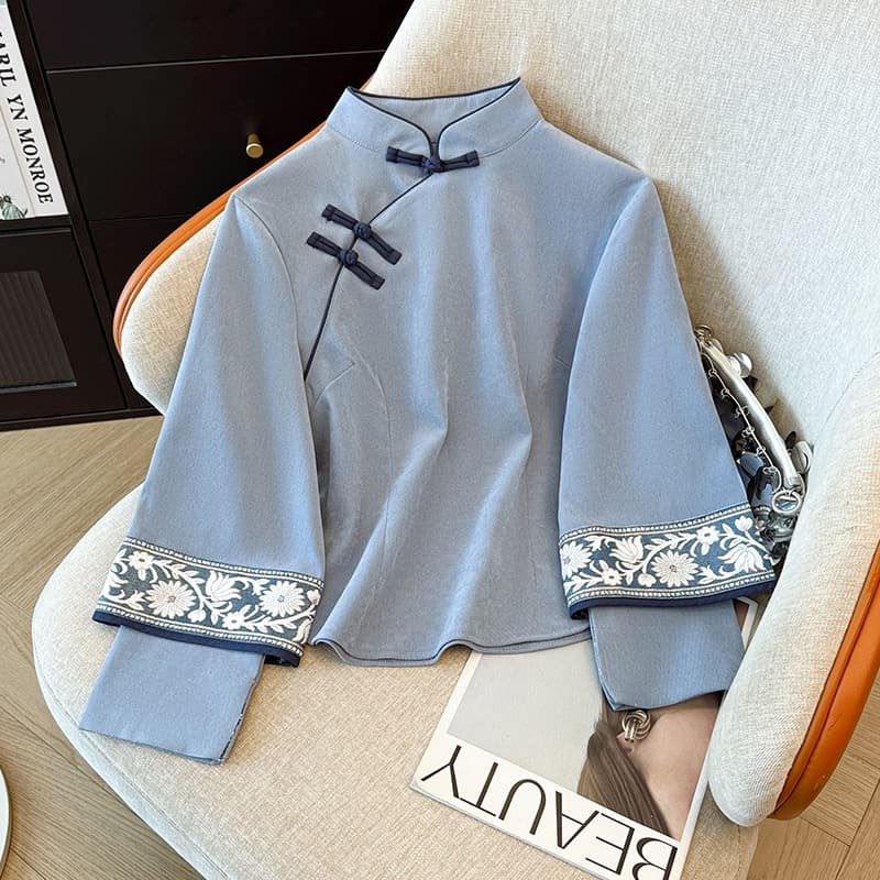 New Chinese Style Hanfu Set for Young Women, Elegant National Style with Buttoned Top and Skirt Two-Piece Set for Autumn and Winter