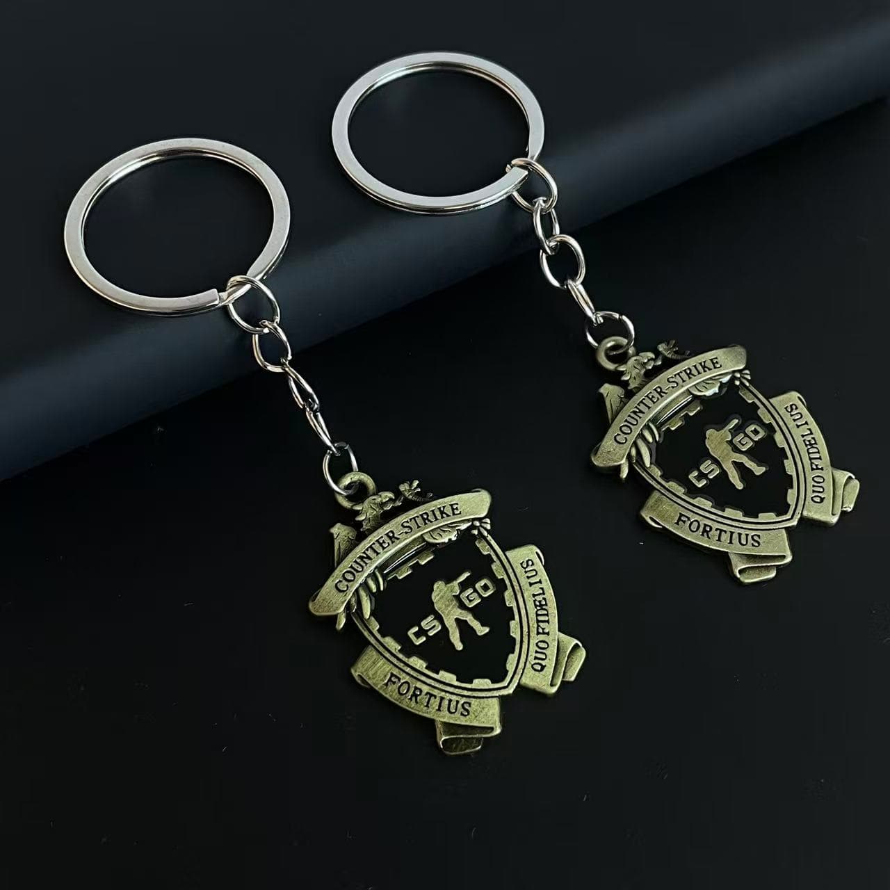 Factory Wholesale Hot Selling Game CS2 GO Counter-Strike Medal Metal Keychain Zinc Alloy Modern Simple