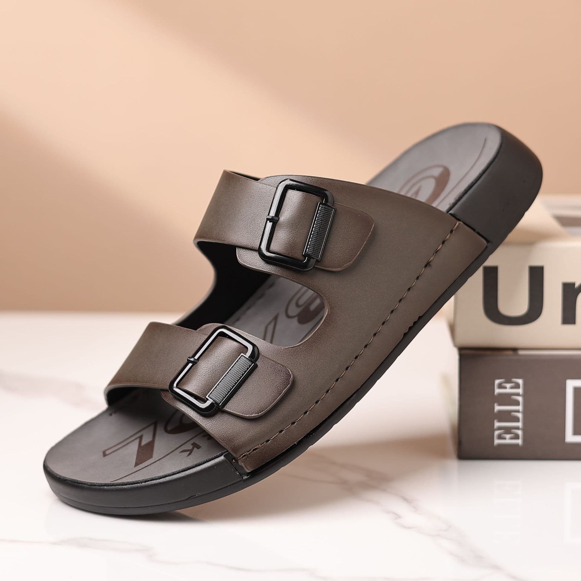 2025 New Summer Breathable Men Genuine Leather Sandals Dual-Purpose Top Layer Cowhide Soft Sole Casual Beach Shoes Men Non-Slip