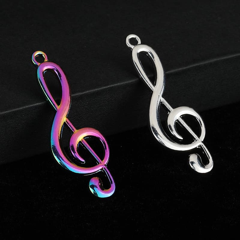 Creative and exquisite gifts, music symbols, keychains, small pendants, men and women, couples, car bags, accessories wholesale