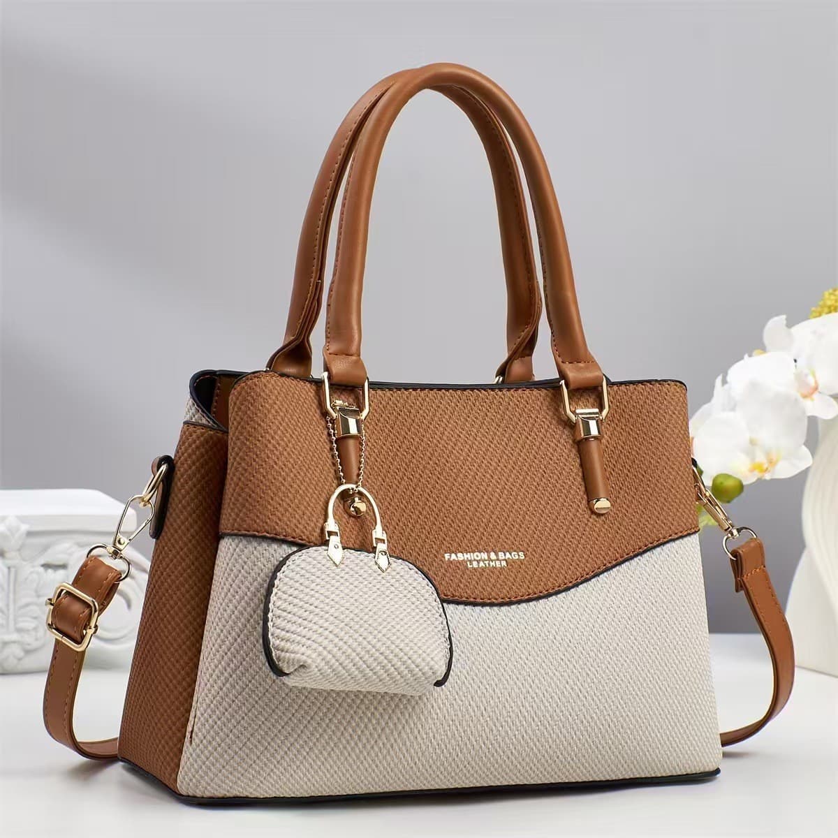 2025 New Style Western Style Stitched Shoulder Handbags High-end Fashion Commuting Crossbody Small Square Women’s Bags