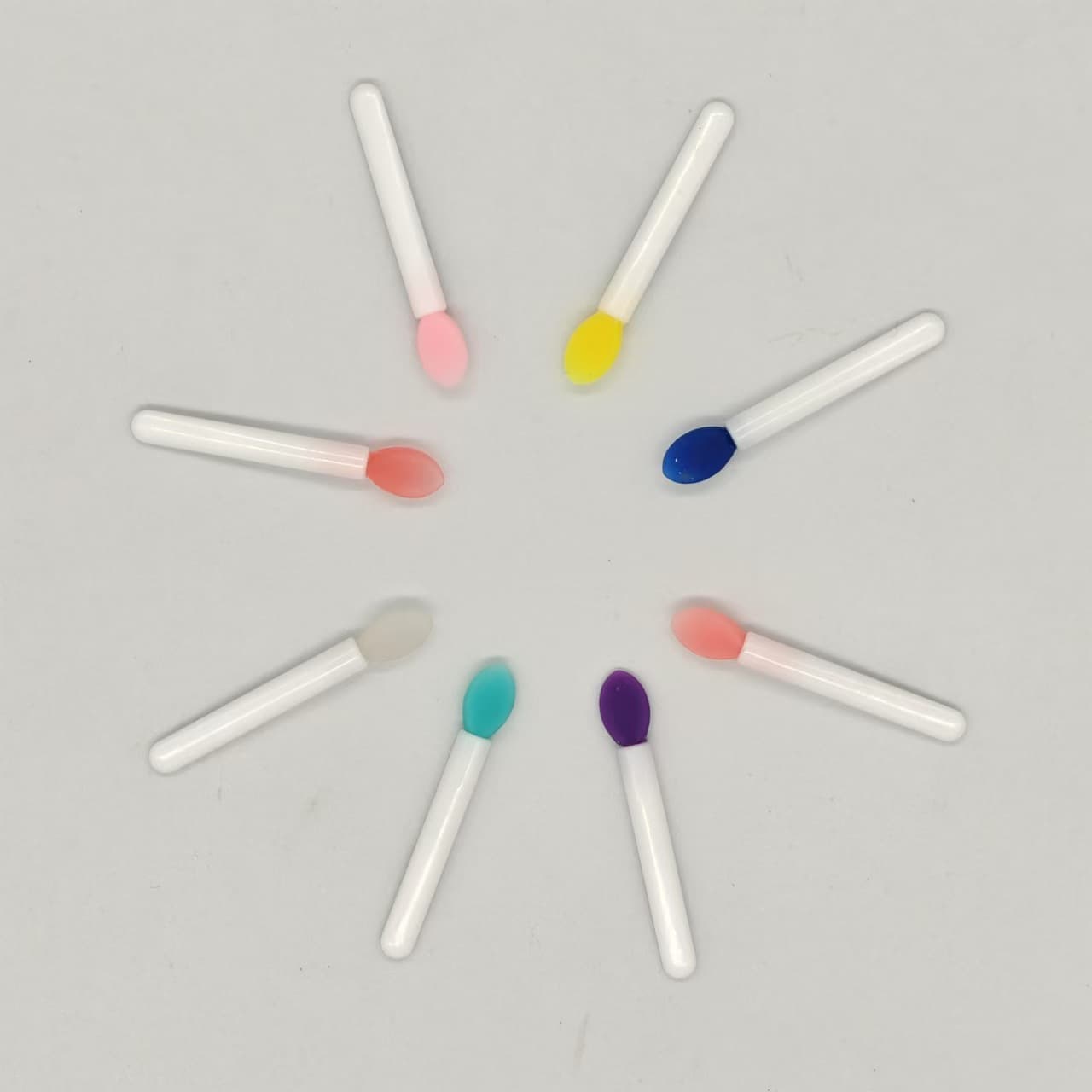 Factory direct sales silicone mini makeup brush soft head portable lip mask brush to apply lipstick and moisturize lips universal beauty tool