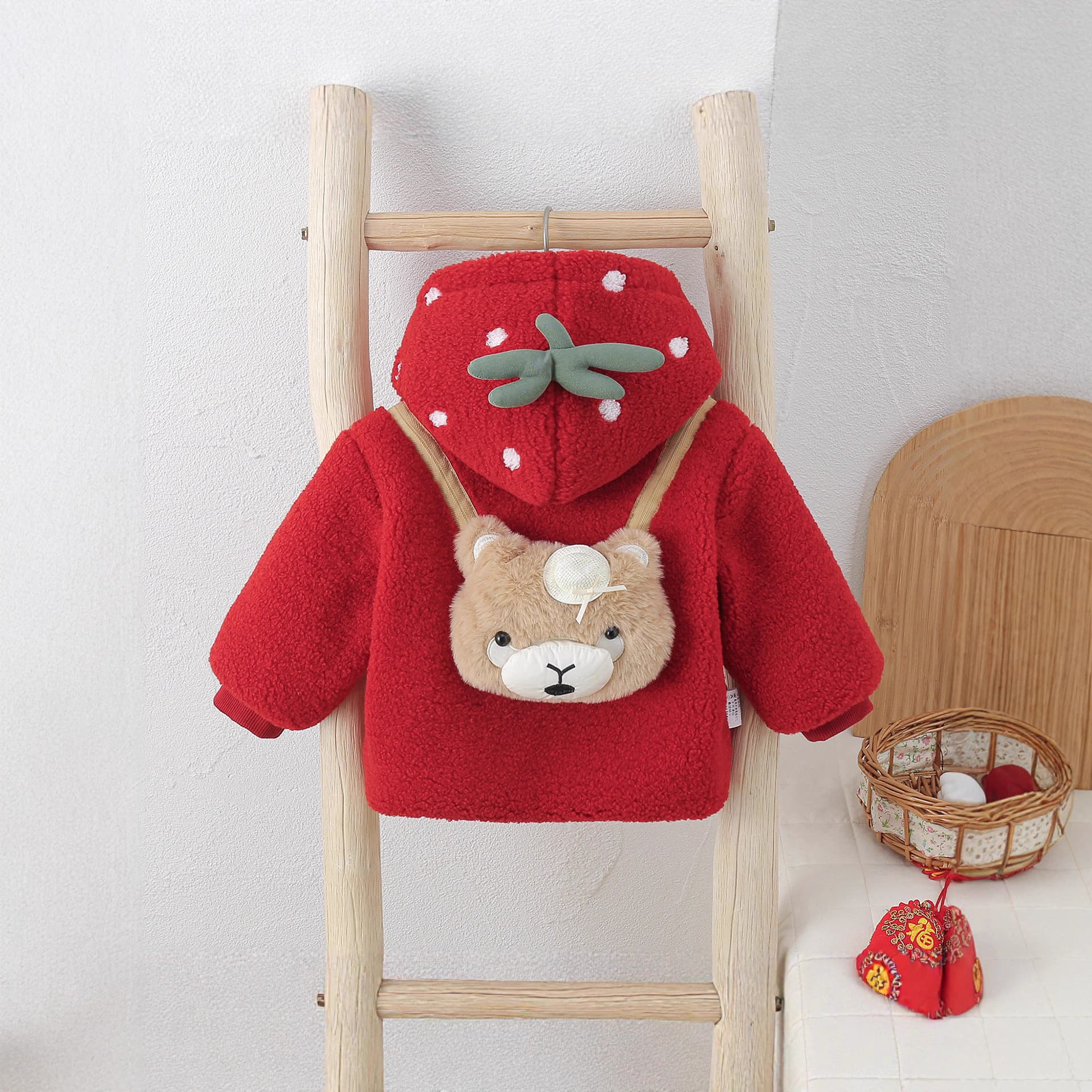 Girls autumn and winter red bear fur sweater hooded winter clothing plus velvet thickened winter baby girl cotton coat versatile and trendy