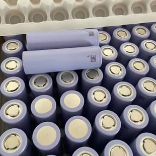 21700 Lithium Battery Wholesale Electric Four-Wheel Vehicle Lithium Battery Cell Smart Insulated Cup Lithium Battery Lighting Battery