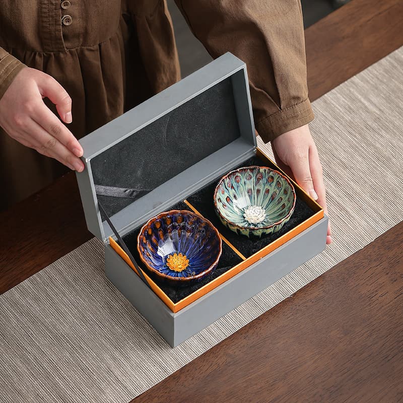Inlaid with gold, the kiln becomes the owner's cup-to-cup teacup, a single-cup ceramic kung fu teacup as a gift, Chinese style gift