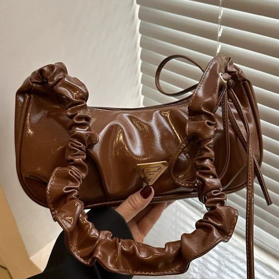 2025 Retro Cloud Bag New Textured Pleated Shoulder Bag Fashionable Underarm Crossbody Handbag