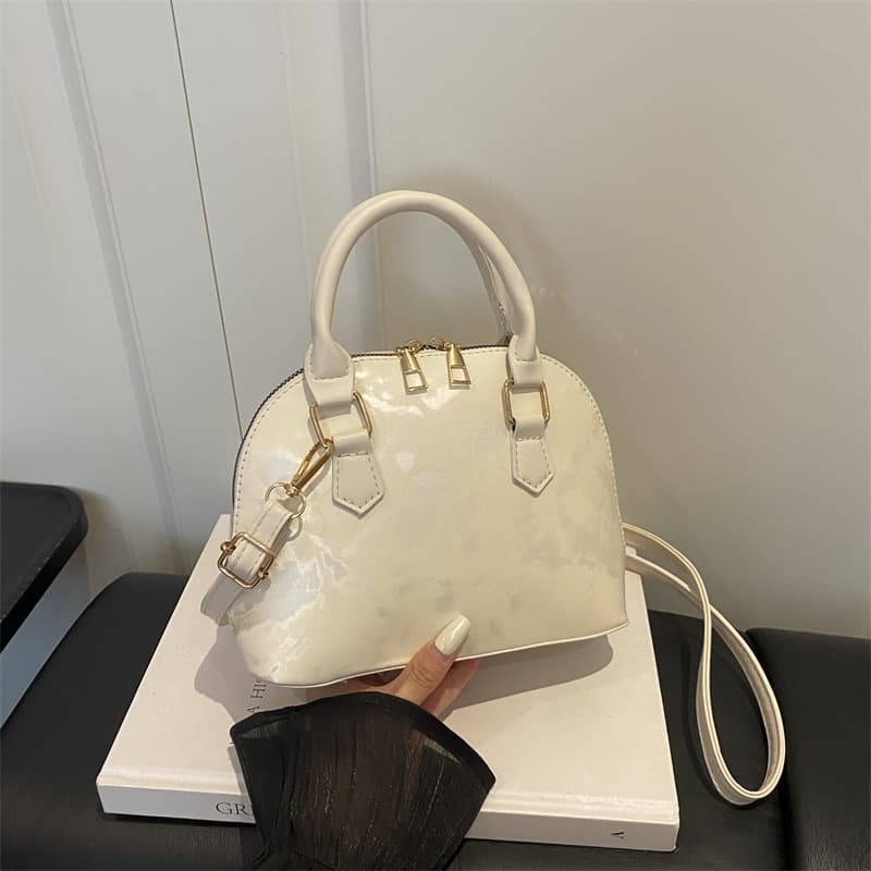 2026 Trendy Minimalist Summer Retro Casual New Fashion Elegant Textured One-Shoulder Crossbody Shell Women's Bag