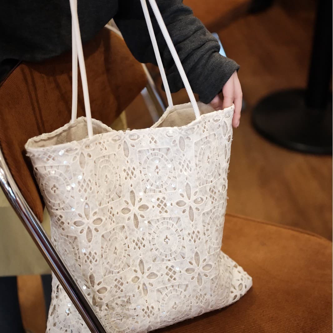 French high-end white sequined lace bag large capacity hollow design commuter portable armpit bag tote shoulder bag