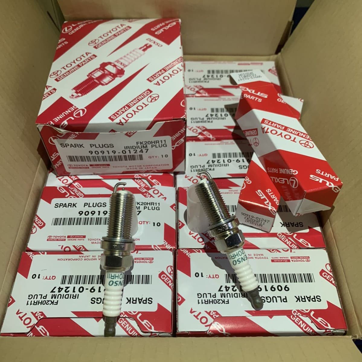 90919-01247 is suitable for Toyota Crown Reiz RAV4 Lexus dual iridium spark plug FK20HR11