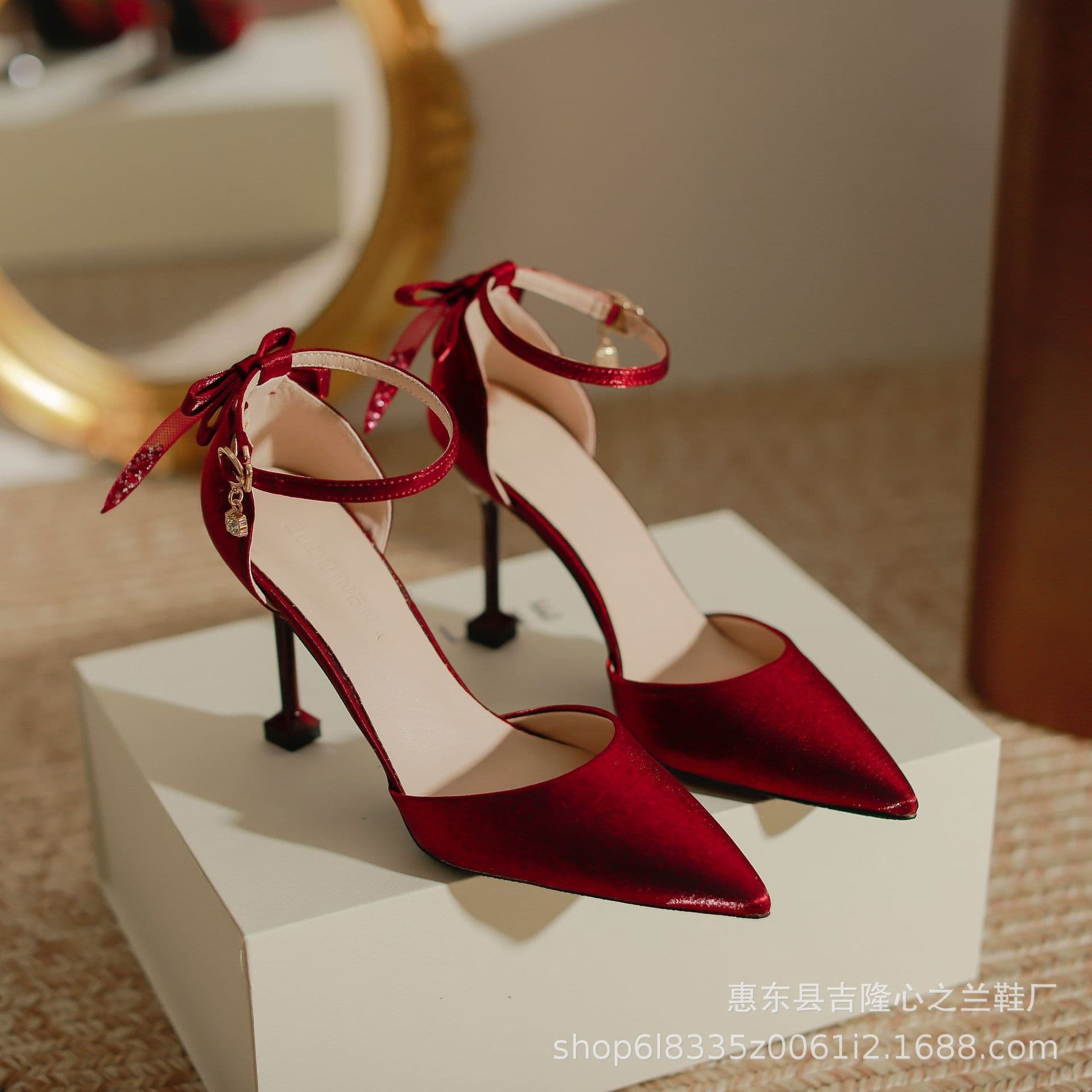 2022 New Hollow One-Strap Wedding Shoes for Women, Pointed Toe, Thin Heel, Sizes 30-43, Dual-Wear for Wedding Dress and Xiuhe Suit