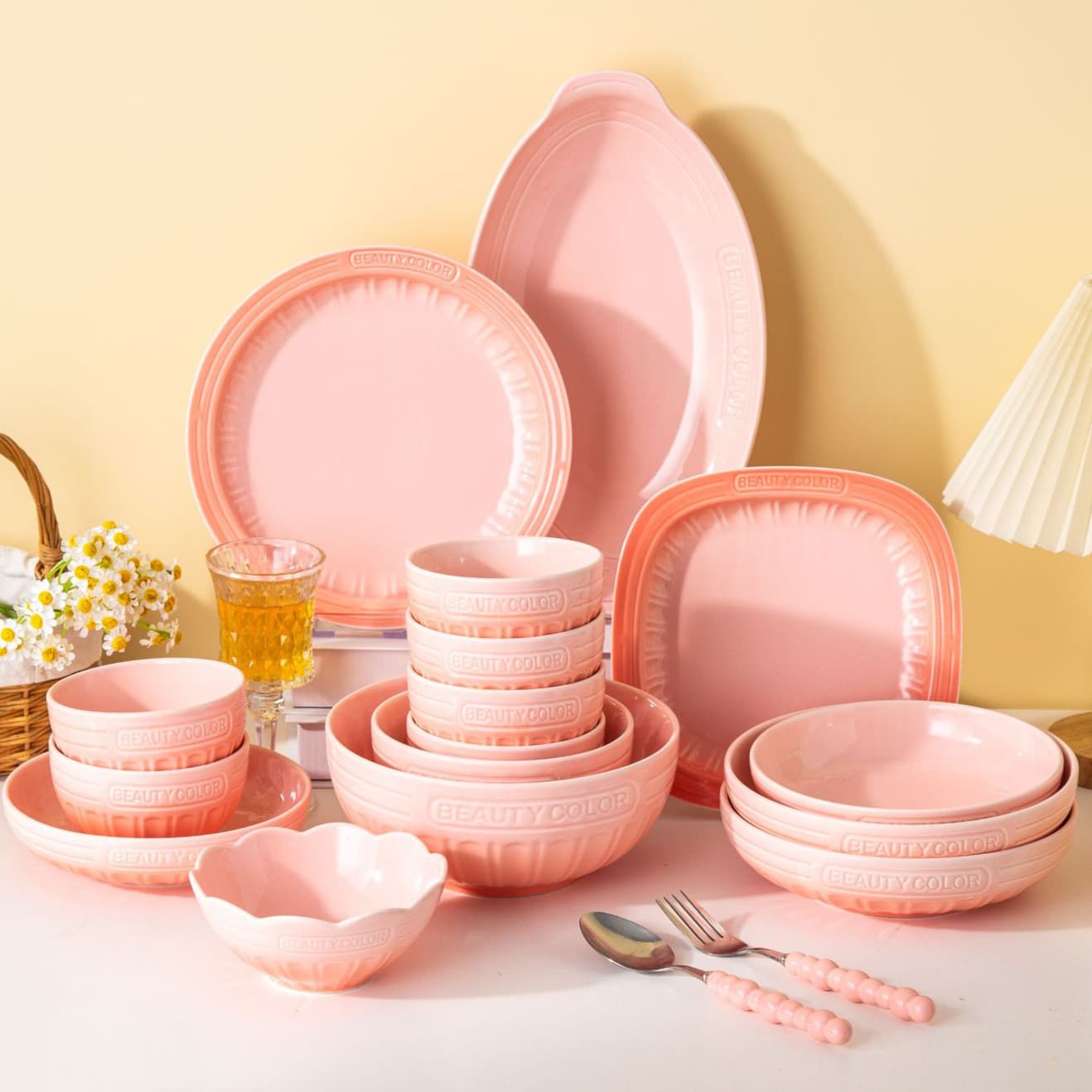 Fresh ins-style cute pink ceramic bowl and plate set, household soup bowl, instant noodle bowl, kitchen utensils, full set of plates and bowls