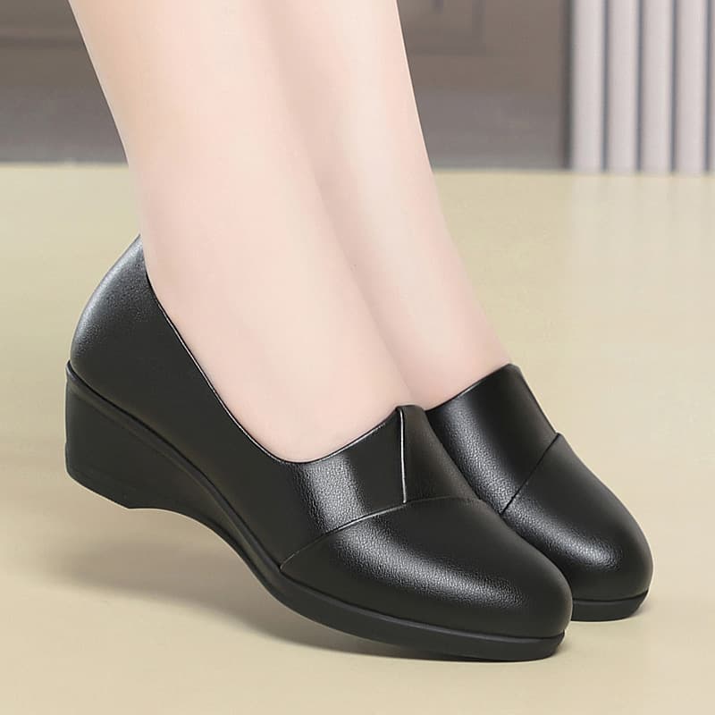 Mid Heel Soft Leather Mom Shoes Spring Autumn Black Soft Sole Comfortable Single Shoes Middle-aged Women Leather Shoes Wedge Heel Commuter Work Shoes for Women