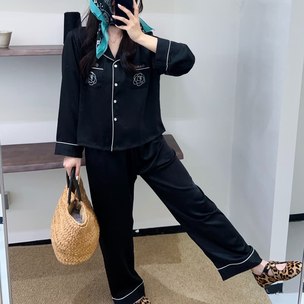 Crystal Rhinestone Loungewear, Live Stream Hot Seller Daisy Print Solid Color Set, New Autumn and Winter Long Sleeve Ice Silk Pajamas for Women
