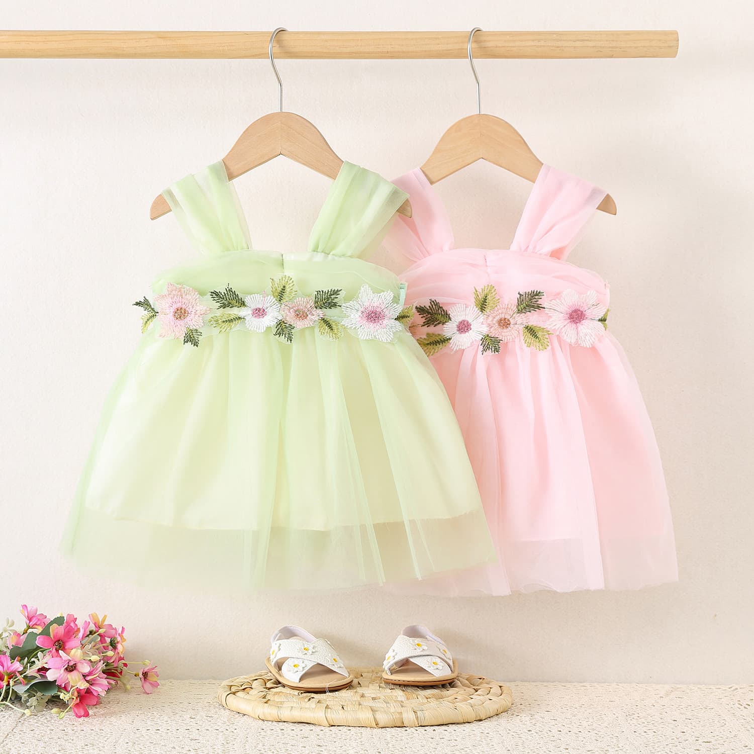 1689 Summer Children's Clothing Wholesale Girls Mesh Strap Skirt Waist Flower Princess Beautiful Dress 1-3 Baby Skirt