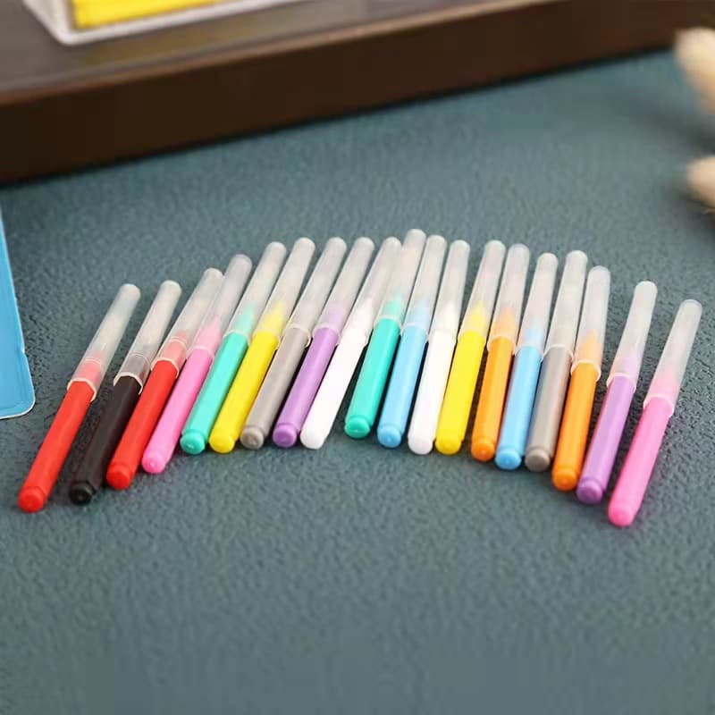 Color-coded interdental brushes, disposable toothbrushes, individually packaged in boxes, bags, or bags for oral hygiene.