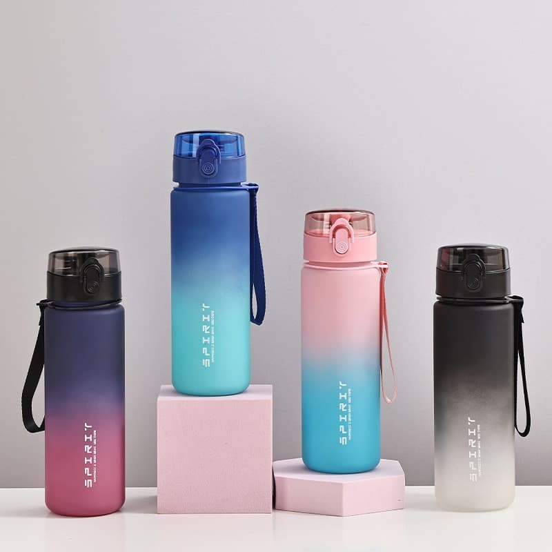 In-stock Gradient Water Bottle with Carry Strap, 600ml Shatter-resistant Food-grade Sports Water Bottle for Cross-border E-commerce