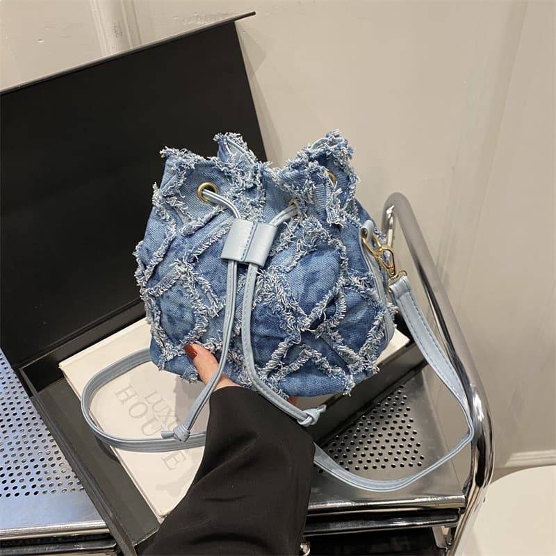 2025 New Fashion Denim Chain Shoulder Crossbody Bag Simple Drawstring Women's Bucket Bag