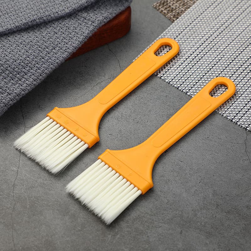 No. 4 yellow handle oil brush, pancake brush, dollar store wholesale, home barbecue brush, high-temperature resistant small brush wholesale manufacturer