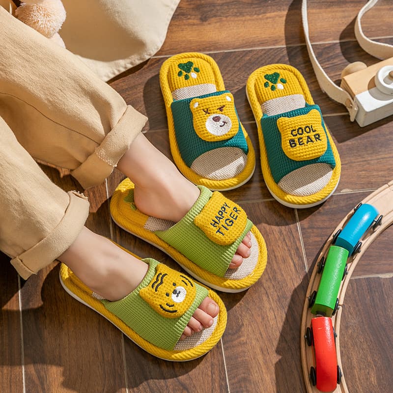 Linen Slippers Indoor Anti-Slip Children's Home Floor Slippers Unisex Cute Cartoon Parent-Child Slippers Breathable Wear-resistant