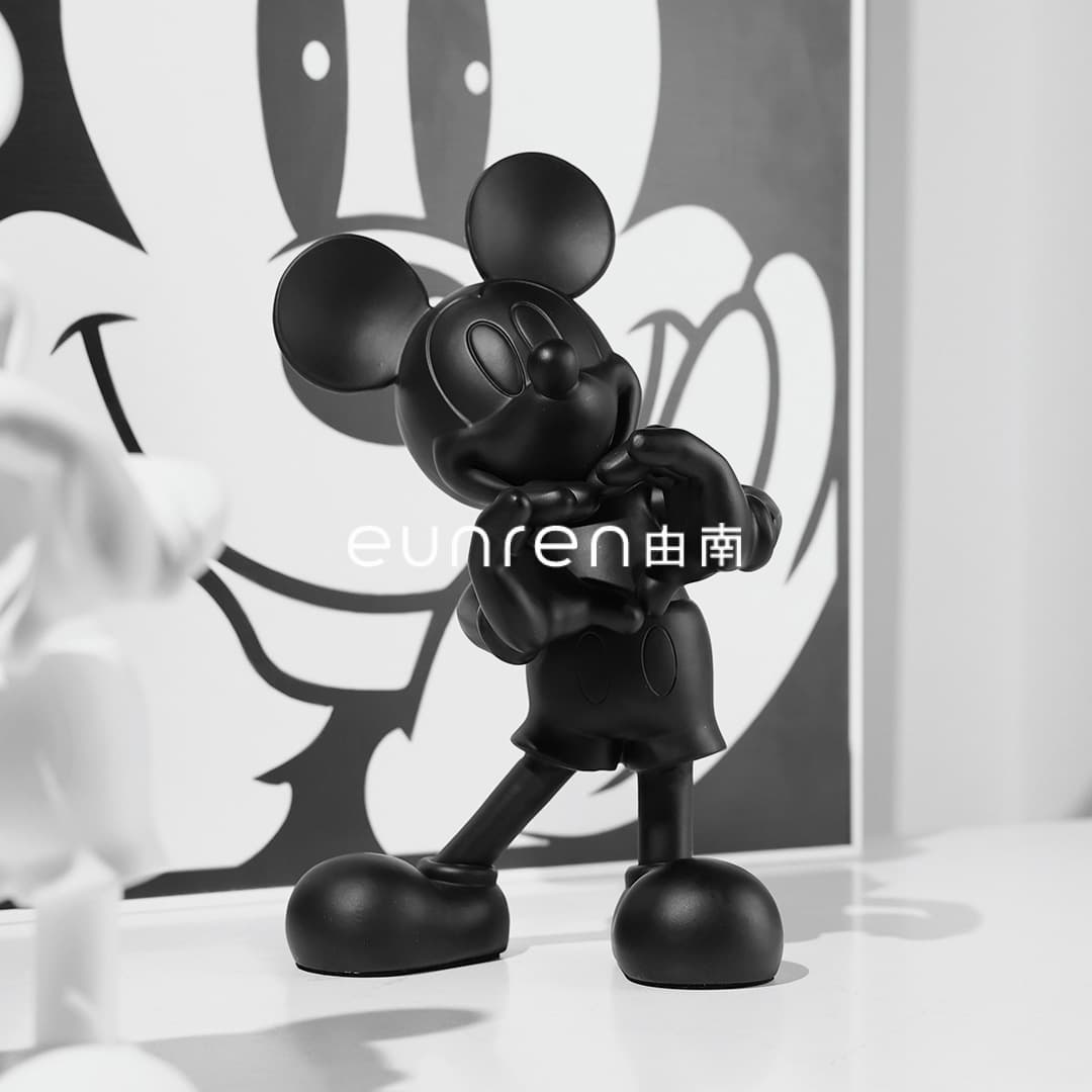 Trendy Heart-Shaped Mouse Decorative Ornament for Kids' Room, Entryway, Living Room, and Store Display
