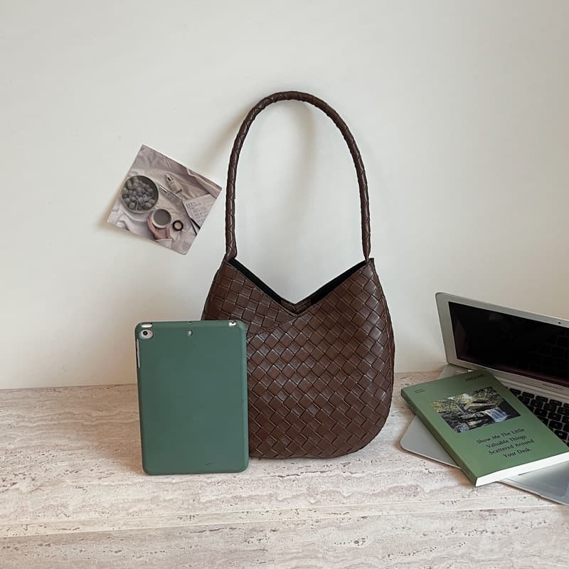 Cross-border women's bag summer large-capacity high-end woven soft-sided armpit shoulder bag light luxury fashion tote