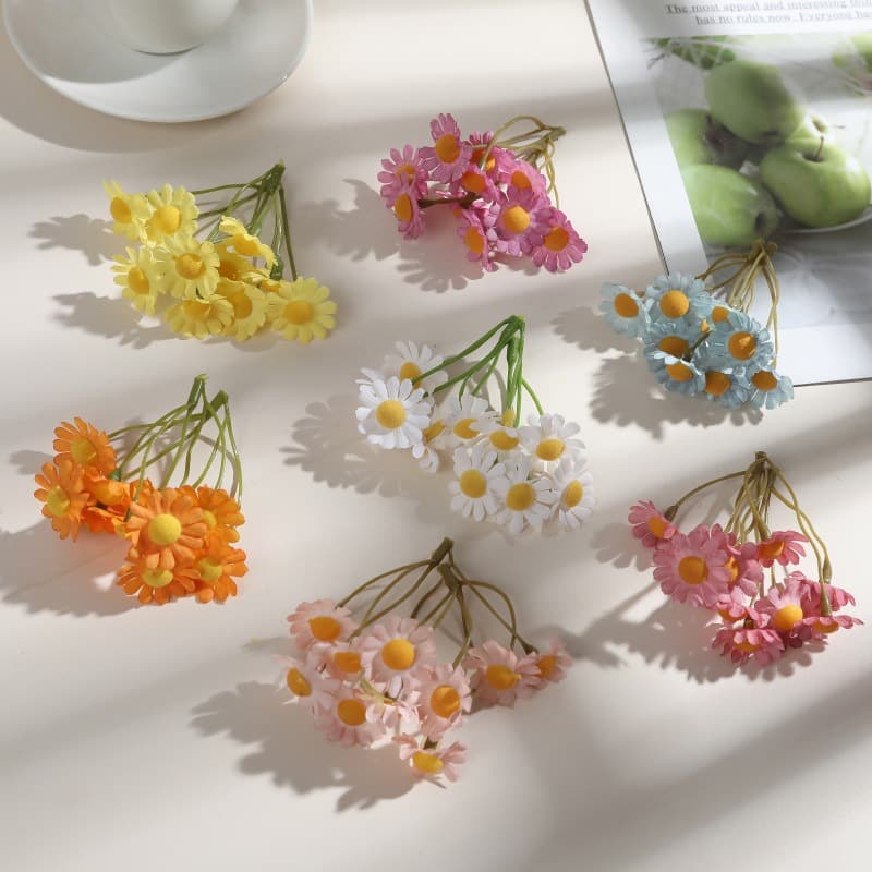 5-Piece Floral Artificial Small Daisy Grass, Home Decor DIY Accessories, Plastic Silk Flower Arrangement
