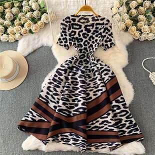 Retro High-Stretch Pleated Round Neck Short-Sleeve Dress for Women, 2026 New Dopamine Print Puffy Formal Long Dress