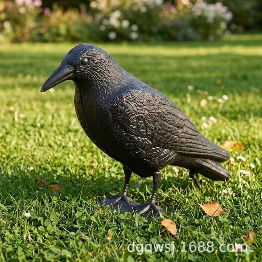 Cross-border Hot Selling PE Blow Molded 3D Feather Texture Fake Crow Outdoor Bird Repellent Tool Halloween Decoration Hunting Bird Decoy