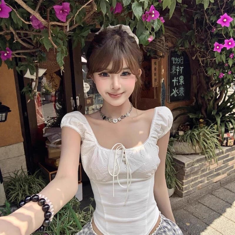 Pure and Alluring Lace Square Neck Bubble Sleeve Top Summer 2025 New Design Niche Hot Girl T-Shirt Short Sleeve Blouse