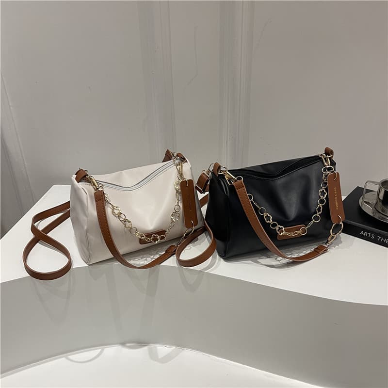 Niche texture small square bag fashion trend simple women's shoulder crossbody bag 2025 autumn and winter new bag