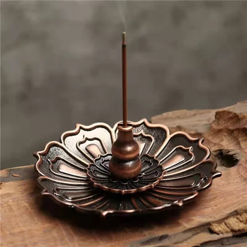 Three treasures incense holder nine-hole lotus incense drag copper gourd water drop line incense base dragon and phoenix fingertip Boshan aromatherapy furnace