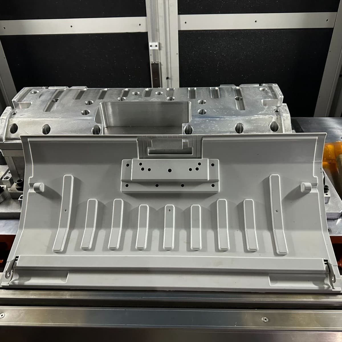 Automotive Glove Box Vibration Friction Welding Machine, Rectifier Plate Mold Fixture Processing, Automotive Parts Fixture