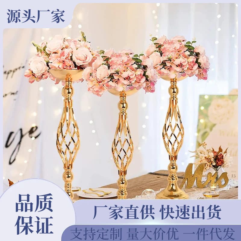 European Wedding Props Twisted Candle Holder Table Decor Party Supplies Wholesale T-Stand Aisle Guide Flower Stand Main Table Iron Flower Vase