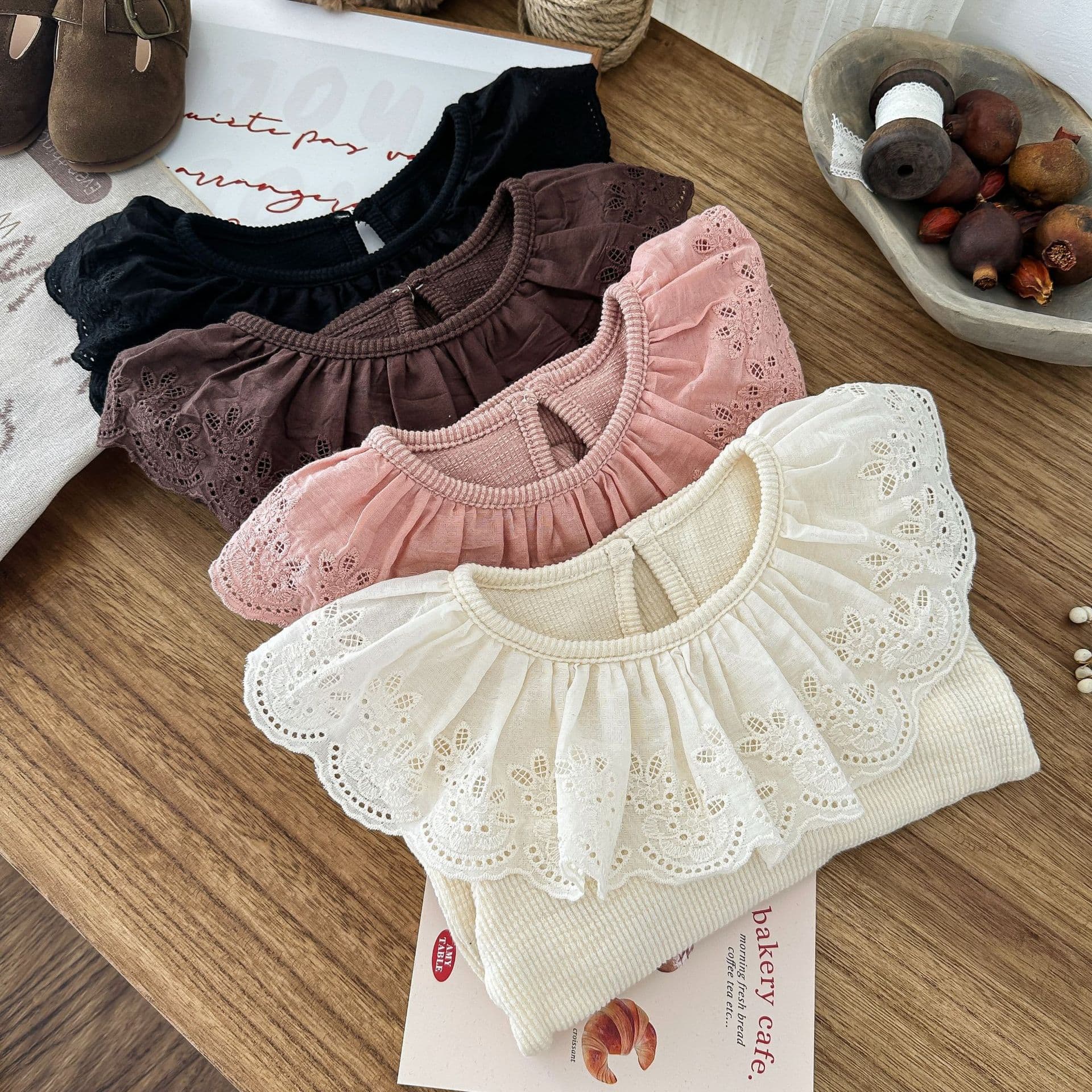 2026 Autumn Girls' Lace Collar Undershirt Kids' Solid Color Versatile Top Long Sleeve Basic Style Mo Xiao Meng
