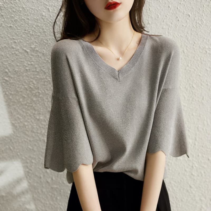 Chanel-style design short-sleeve T-shirt for women, summer versatile ice silk knit top with stylish and unique appeal