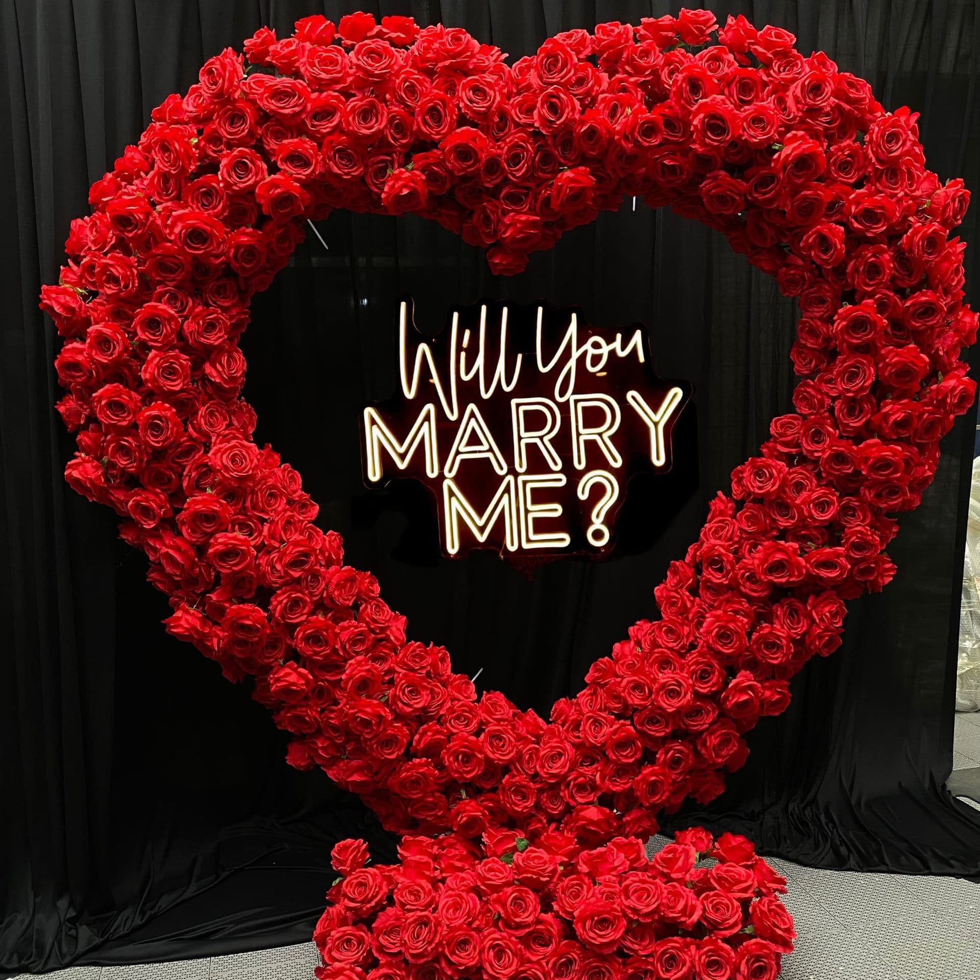 Source Factory Simulation Foam Base Red Heart-Shaped Rose Arch Background Frame