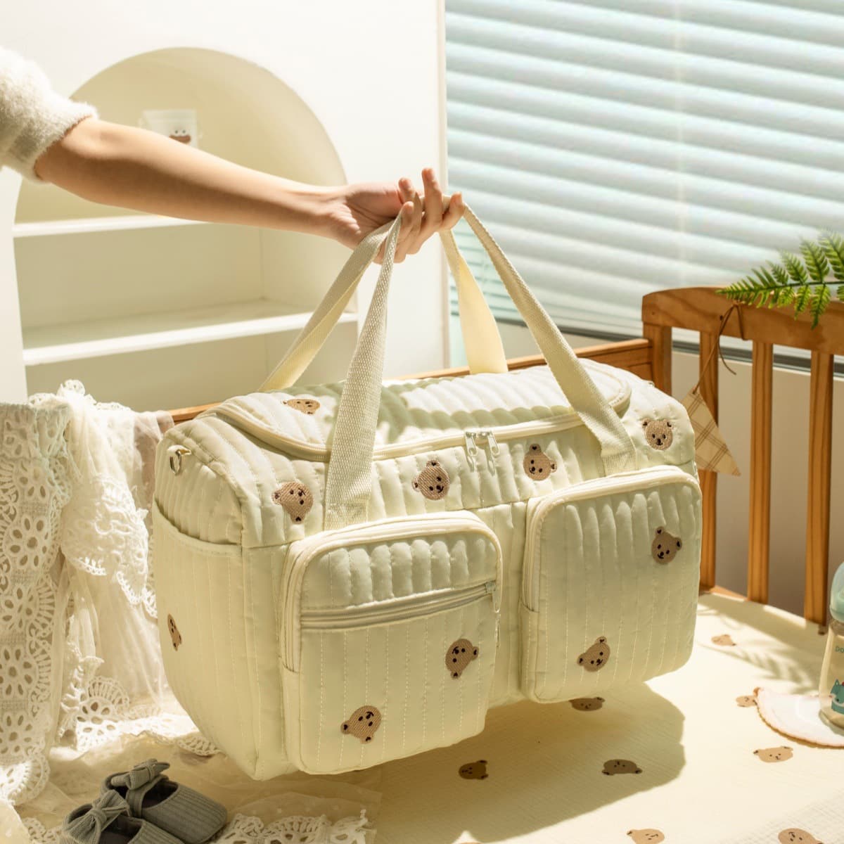 Cross-border embroidered bear lightweight mommy bag for women when going out large-capacity short-distance travel bag portable storage bag travel bag