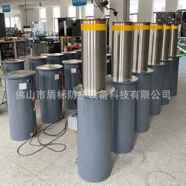 Remote Control Automatic Hydraulic Rising Bollard for School Entrances, Stainless Steel Thickened Vehicle Barrier, Ready-to-Ship