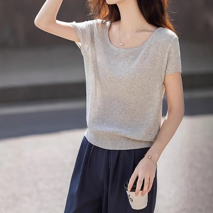 Natural Linen Summer V-Neck Short-Sleeve Knit Top, Loose Fit Petite Women's Casual Blouse