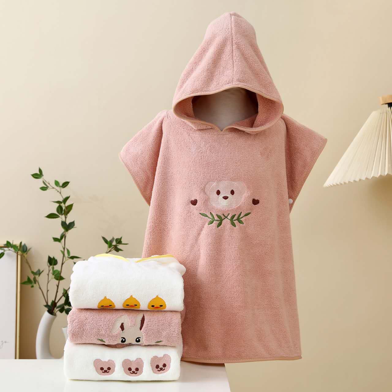 Cross-border Instagram children's bath towel cape with hood, baby coral fleece, absorbent and quick-drying bathrobe, vacation beach towel for men and women
