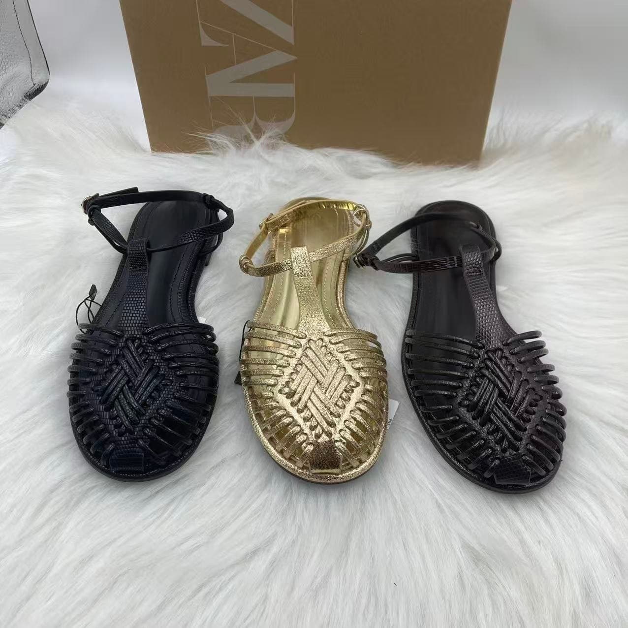 ZA2026 new retro round toe flat Roman shoes woven hollow one-word buckle fashion toe sandals
