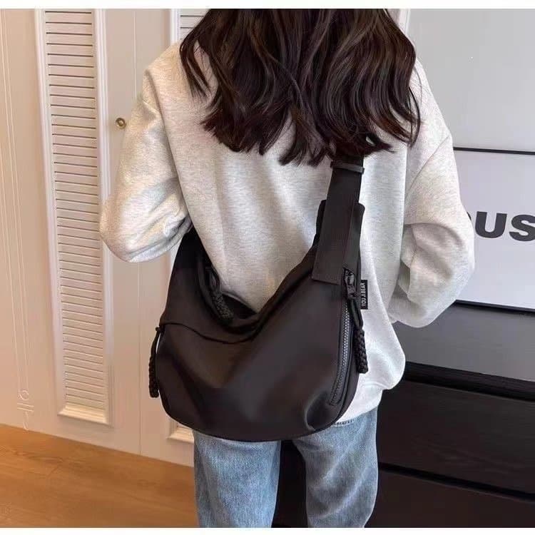 Crossbody Bag for Women, Simple Fashion, Lightweight Large Capacity Shoulder Bag, Versatile Student Gym Bag