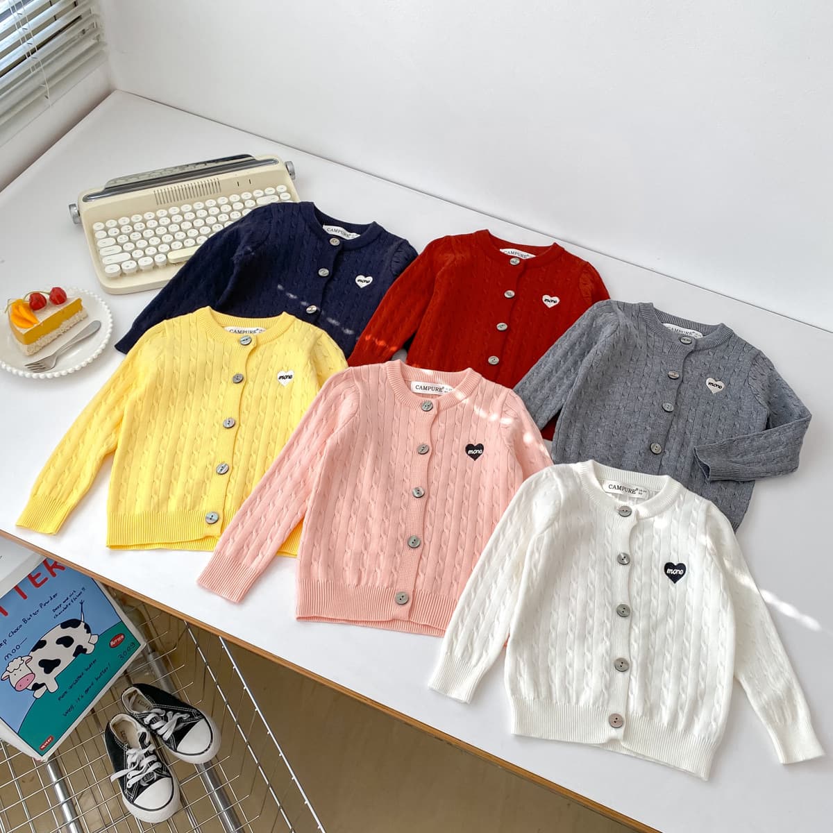 Korean-style cable knit sweater, stylish and casual heart-patterned knit cardigan for little girls.