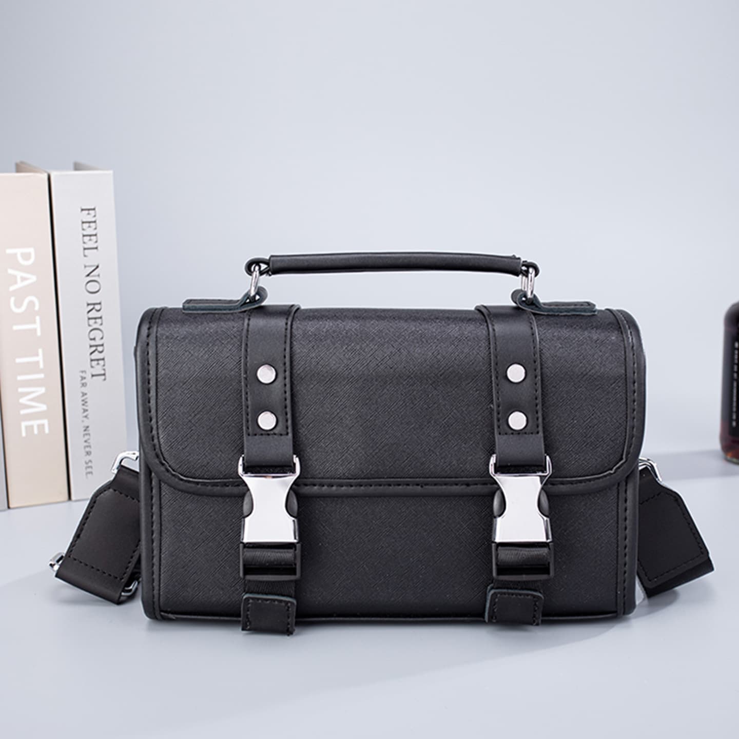 2026 new men's fashion crossbody bag, simple and versatile shoulder bag, business casual handbag, high-end men's bag