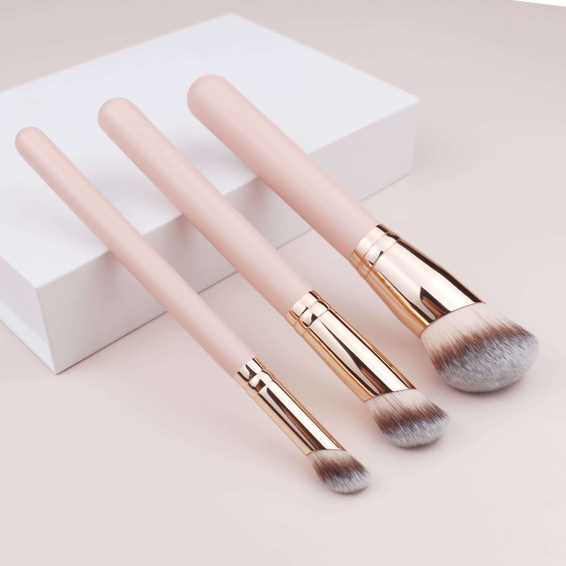 Angled Tube Foundation Brush, Angled Seamless Base Makeup Large Foundation Brush, Sloped Concealer Brush, Finger Small Concealer Brush