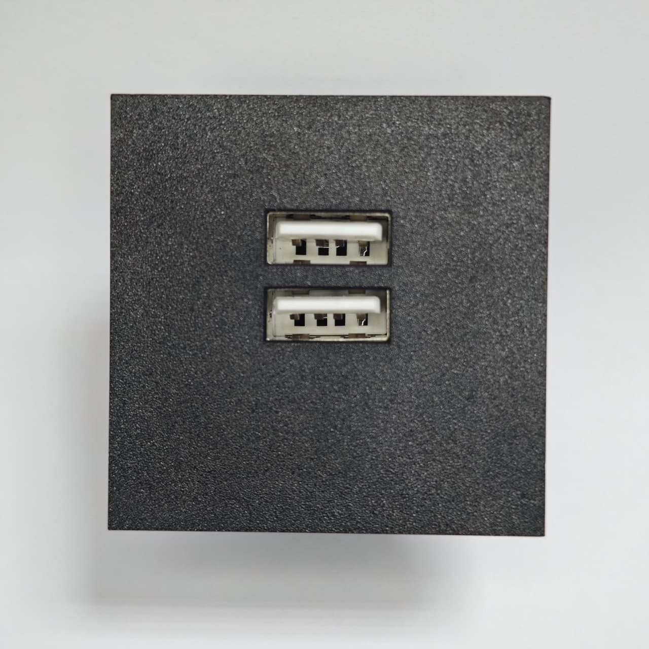 45 Type Dual USB A Port 5V2.1A Charging Module Desktop Socket 10W CE Certified Factory Supply