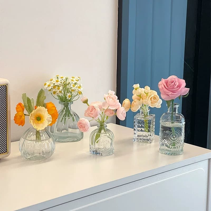 Vintage Light Luxury Mini Glass Vase Transparent High-End Living Room Ins Style Embossed Flower Arrangement Small Vase Decoration