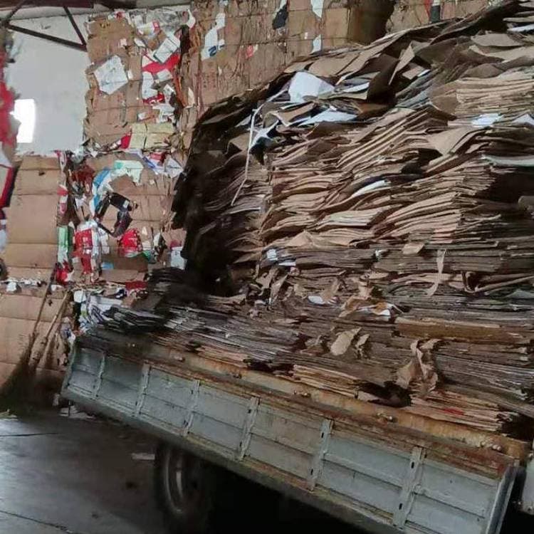 High-price recycling of waste paper, cardboard boxes, paper products, and white cardstock in Beijing.