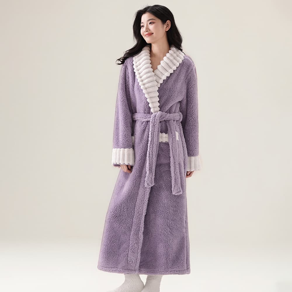 New Autumn and Winter Women's Coral Velvet Bathrobe, Thickened Flannel Nightgown, Women's Winter Long Home Wear Bathrobe