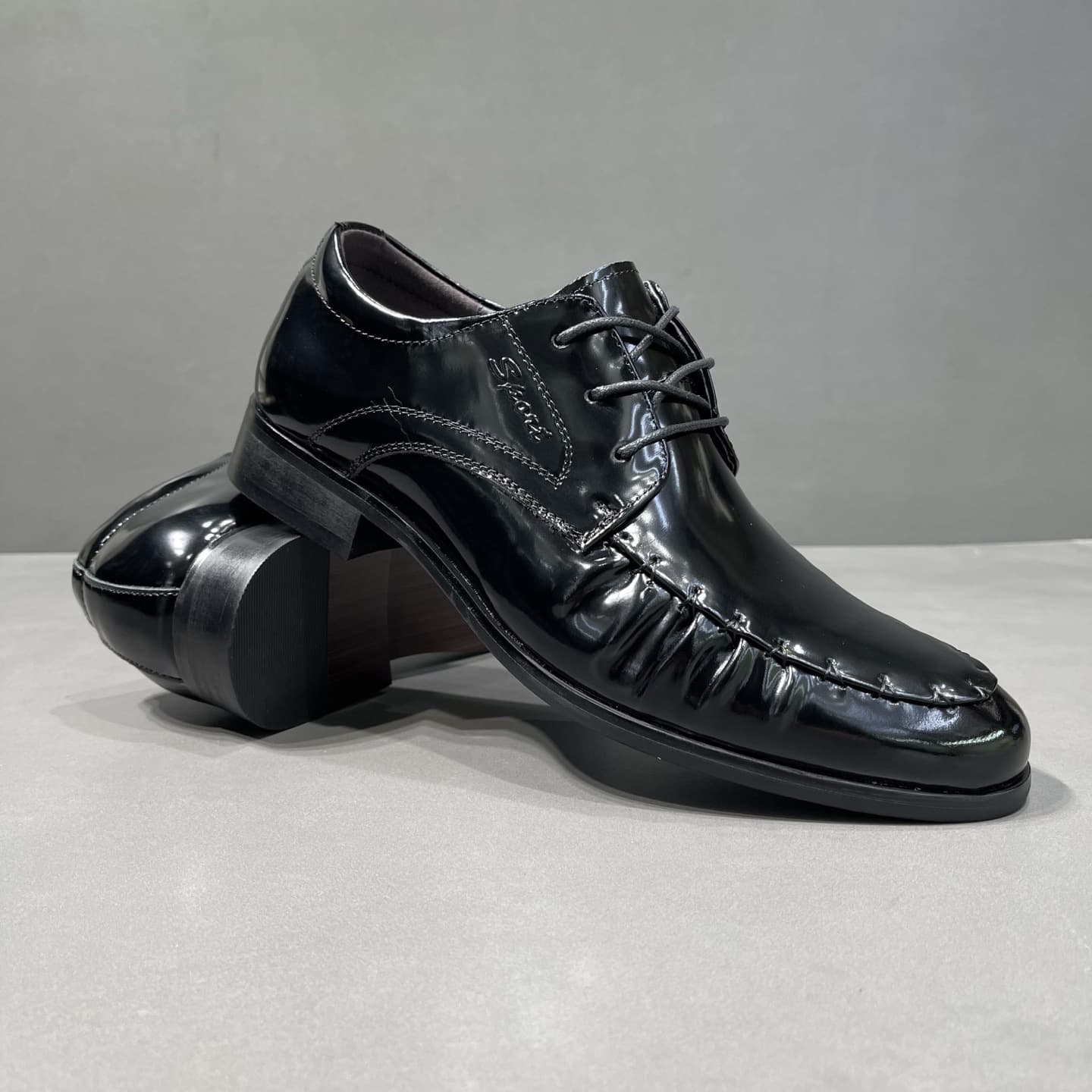 2026 New Genuine Leather Formal Gentleman Dress Shoes Pointed Toe Black Leather Shoes Business Fashion Casual Leather Shoes Men's Wedding Shoes